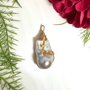 NEW⚜️Baroque Pearl Hand Wire-Wrapped Pendant